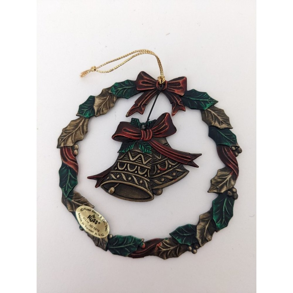 Russ Berries And Co Christmas Ornament Wreath With Bells In The Middle